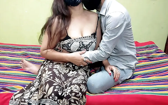 Desi bhabhi ki chudai ghodi banakar