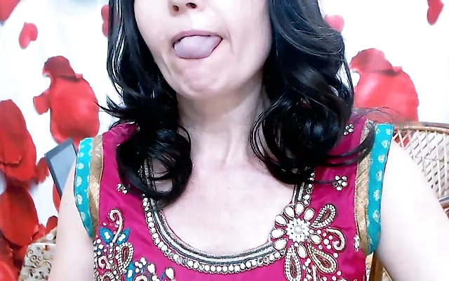 SEXMEX - MILF WANTS A BRAZILIAN BUTT LIFT . GALI DIVA