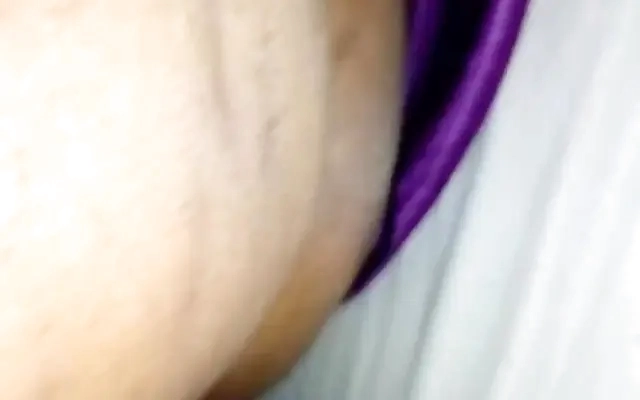 Rapidinha bem gostoso no banheiro com a gr&aacute;vida linda com direito a gozada dentro da buceta.