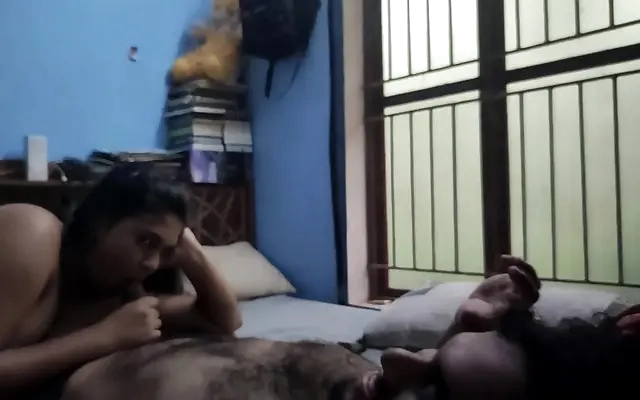 RICA GORDI BUENA COLOMBIANA ME SACA LA LECHE Y MIRA LO QUE HACE CON ELLA
