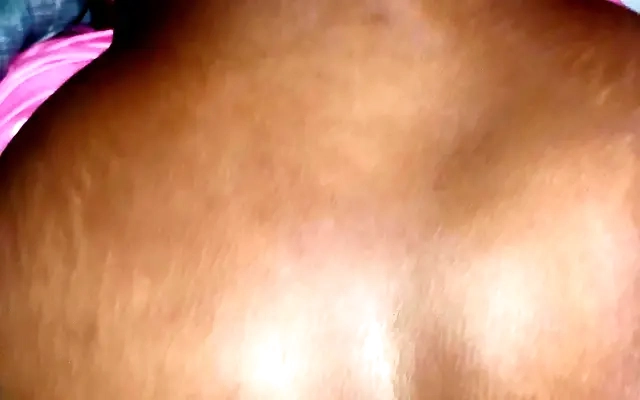 Exotic Fuck Toy Lets Photographers Double Team Her Face