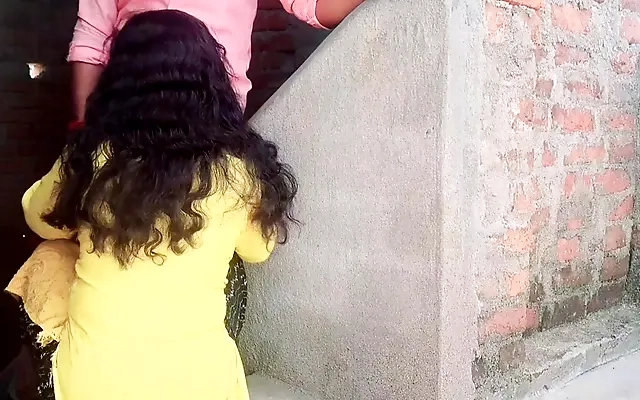 PSal Su hijastro no me coge - estudiante visita al novio y termina follando con su suegro