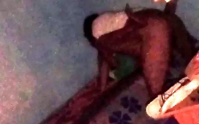 Conoc&iacute; a una chica hermosa en TINDER de 19 a&ntilde;os y la invito a mi departamento a ver netflix. Follandome a una chica de tinder en la primera cita