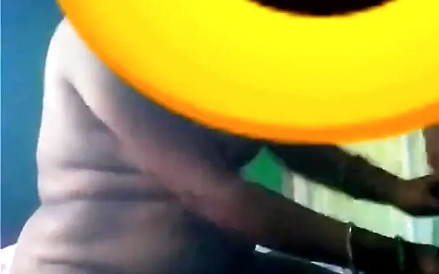 Ruivinha peituda gosta muito de levar no cuzinho e foder com for&ccedil;a