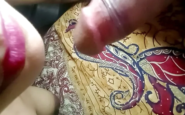 HIJASTRA HORNY DE 18 A&Ntilde;OS MONTA LA DURA VERGA DEL PERVERTIDO DE SU PADRASTRO