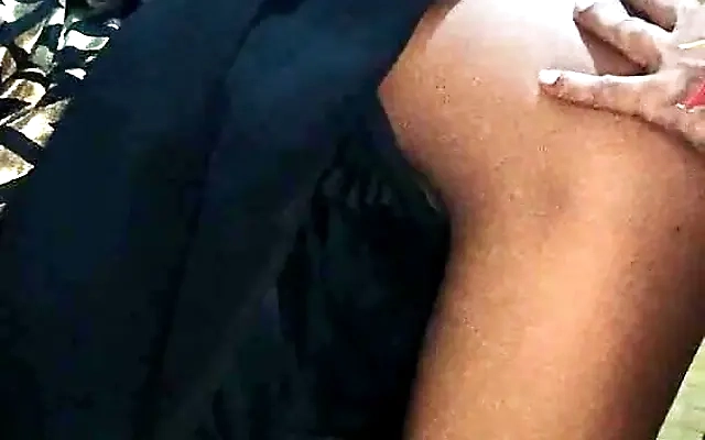 Indian housewife maid fingering her pussy and showing her body