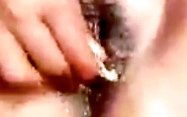 Beautiful Chinese woman Li Er enjoyed cheating on her husband with her lover.