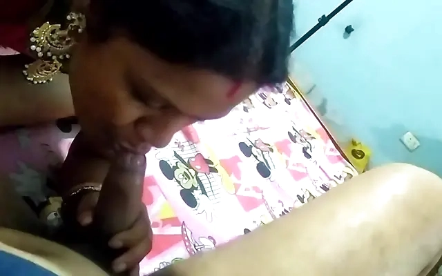 I masturbate fingering myself and cumming silently