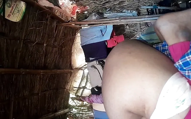 Chupando el rico co&ntilde;o de mi hermanastra