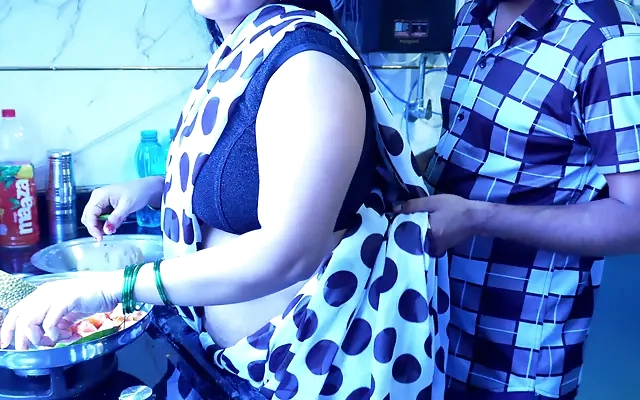 Bengali bhabi Tania fucked by big cock indian guy